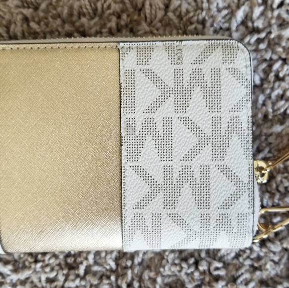 Michael Kors wristlet wallet - Picture 6 of 8